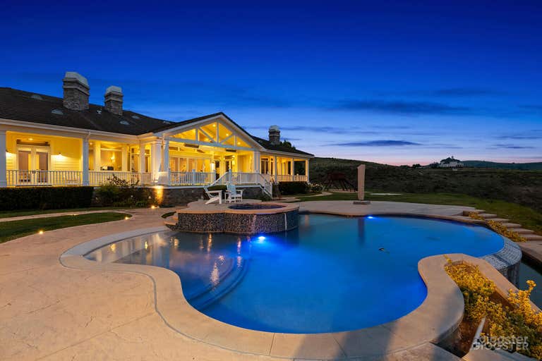  Poolside Blank Canvas Haven 