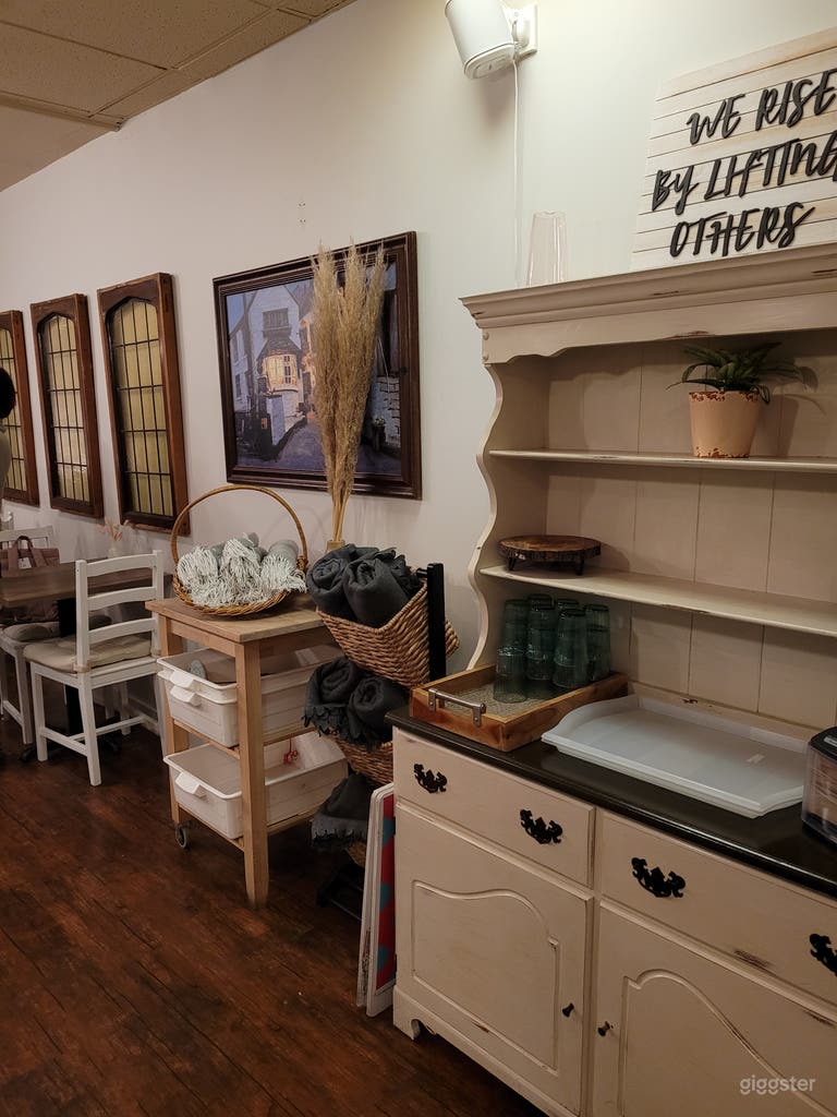  Boutique Cafe in North Vancouver 