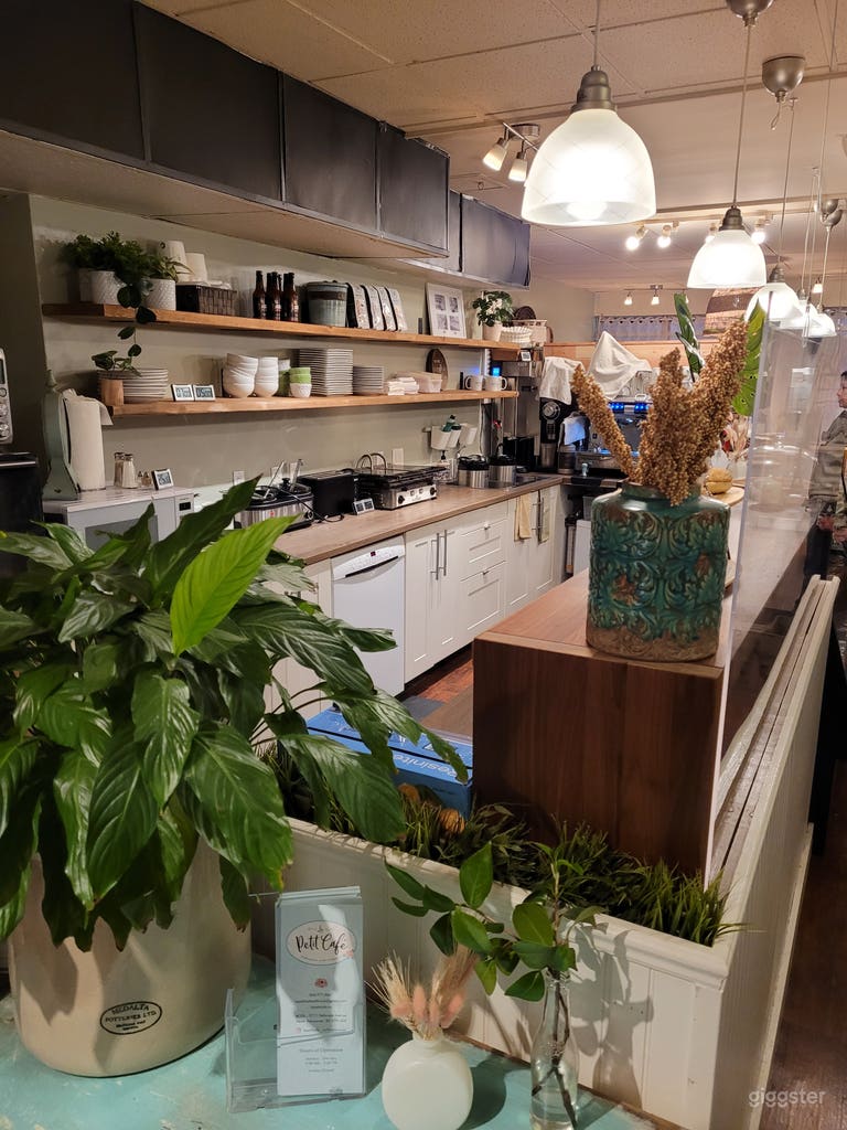  Boutique Cafe in North Vancouver 
