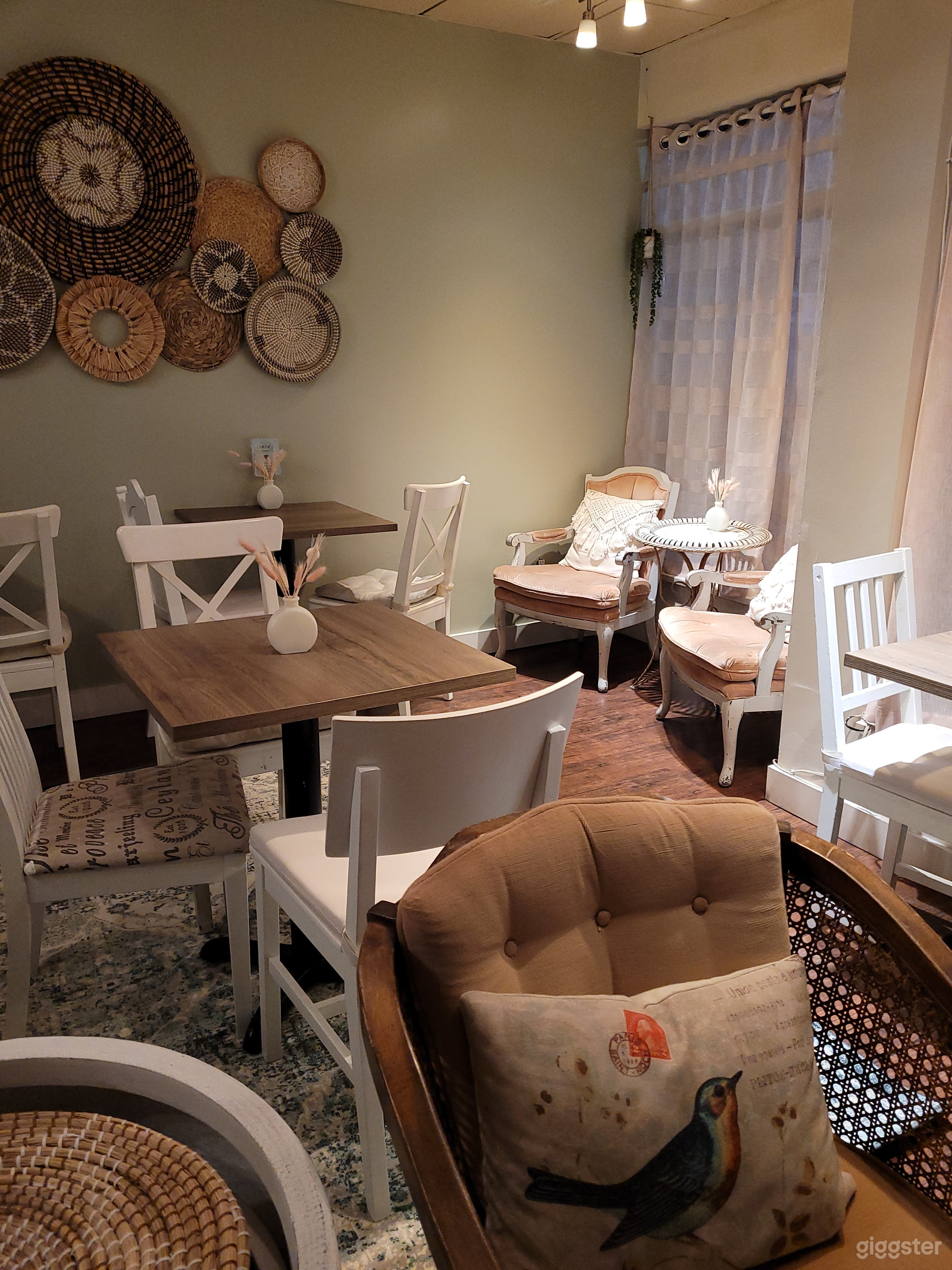 Boutique Cafe in North Vancouver Photo 1