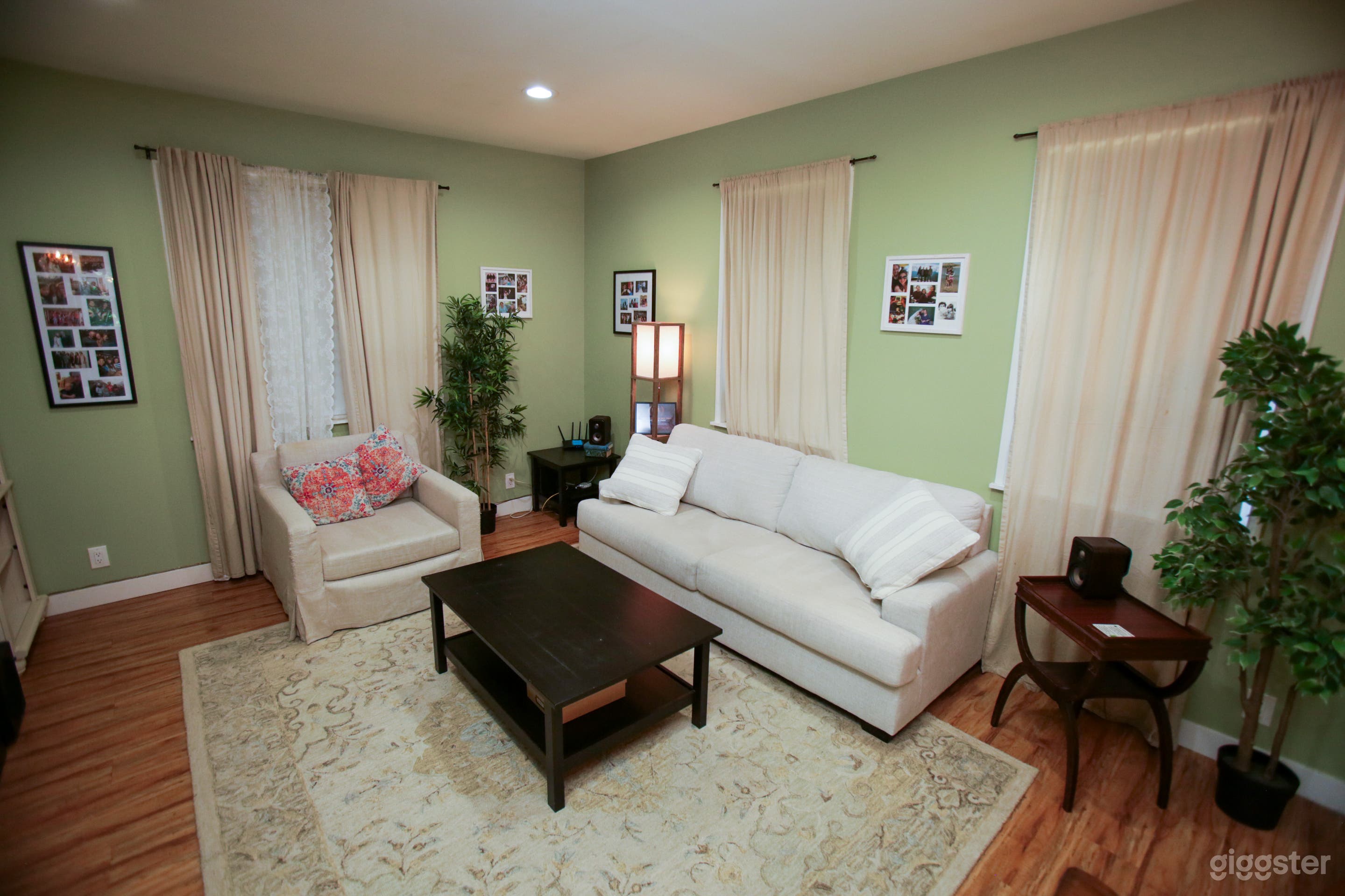 Quaint and quirky Craftsman style home Photo 2