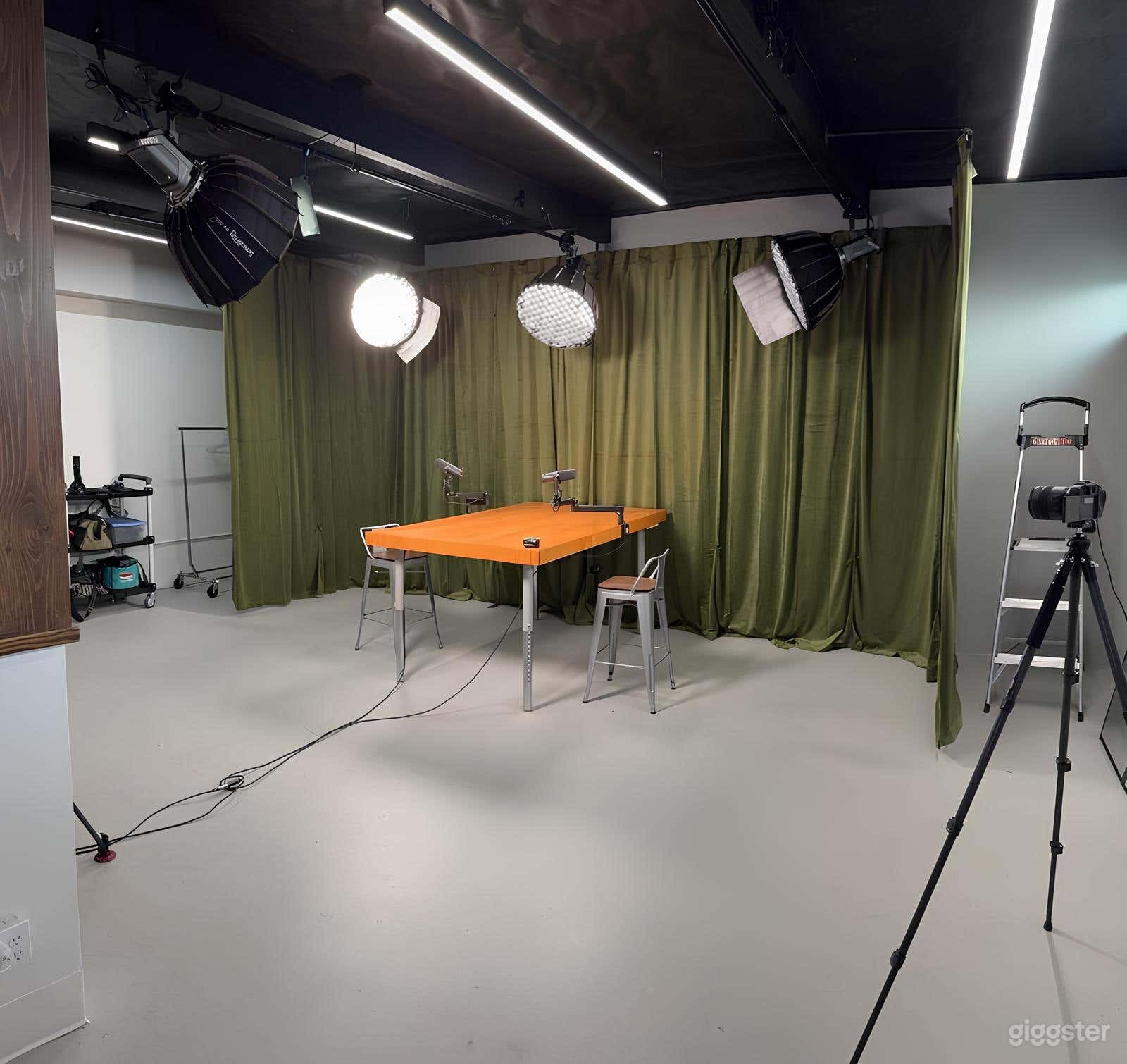 Versatile Video/Podcast Studio Photo 4