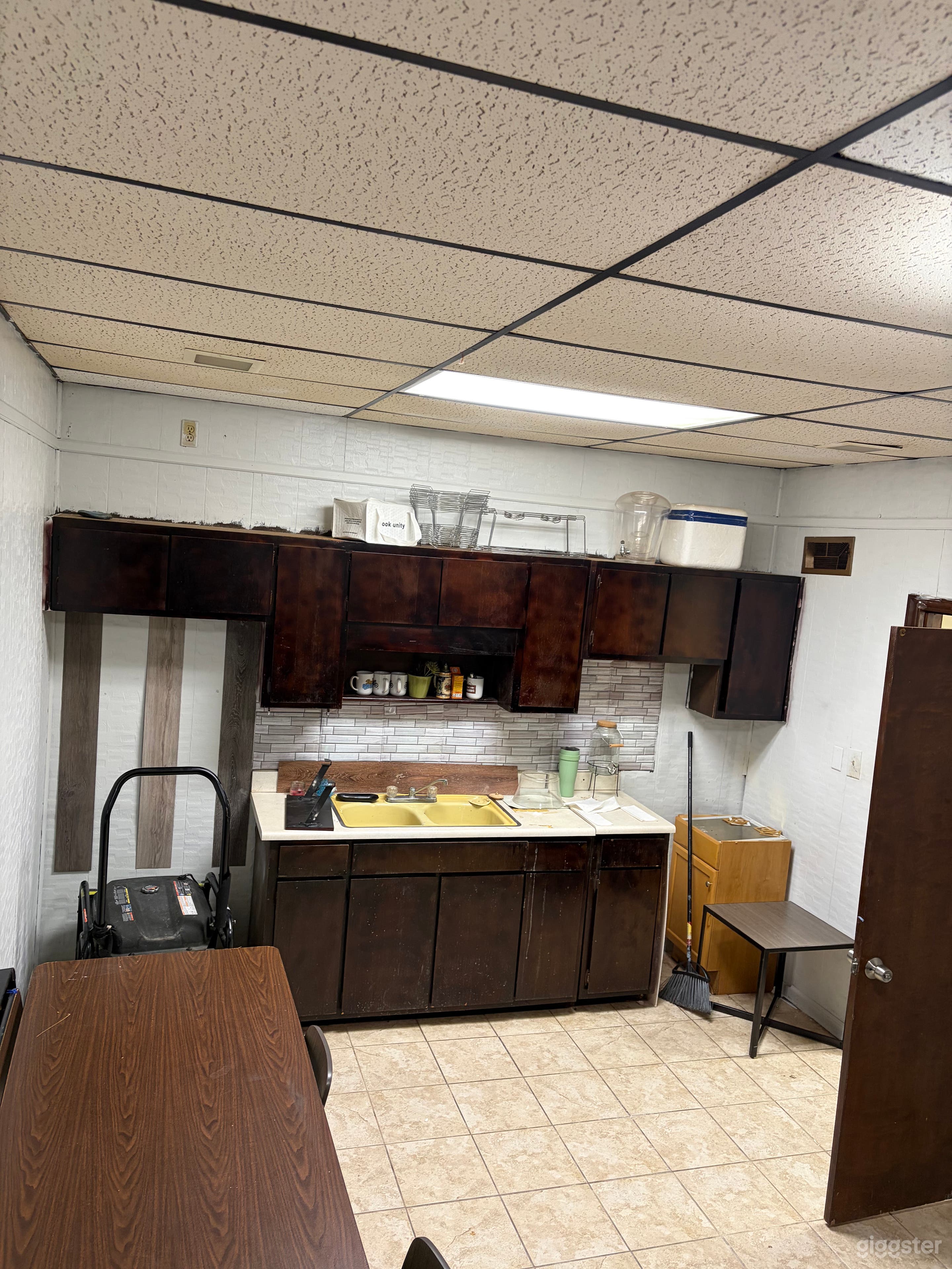 Breakroom set and Office Space / Conference room in Atlanta Photo 3