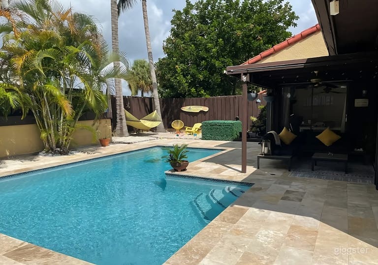  Vibrant Backyard Escape 