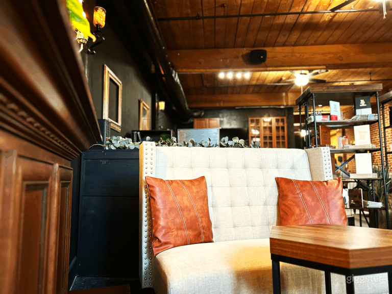  Rustic Speakeasy Bookstore Cafe8 | Film, Foto 26 Eventi 