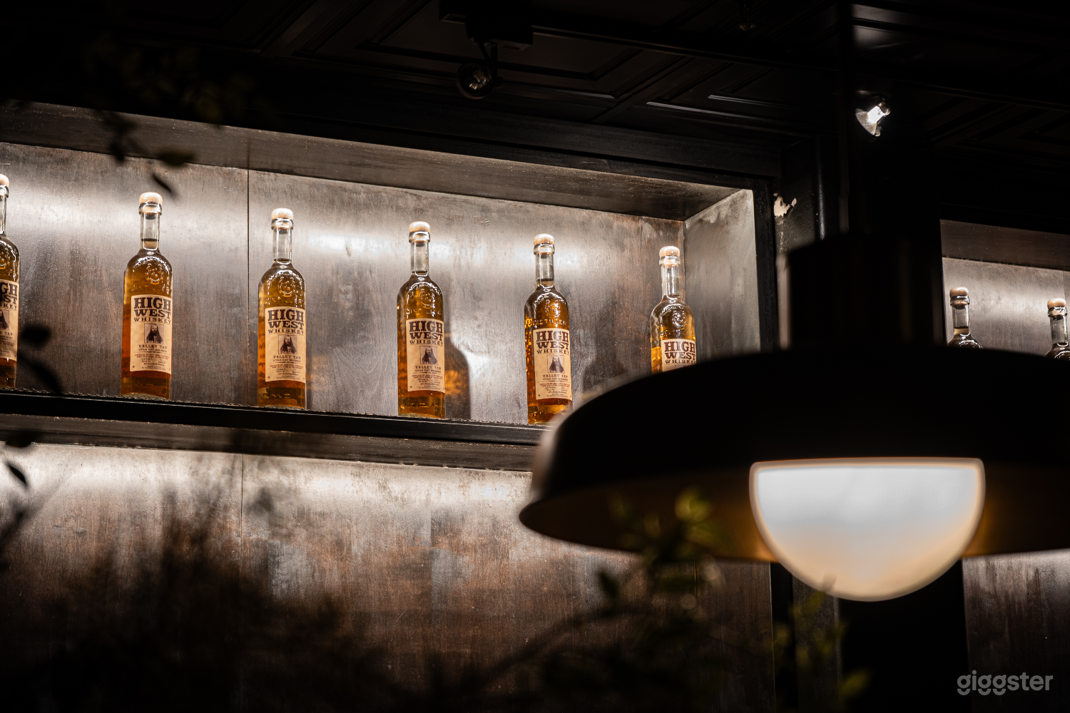 Premiere Park City Bar Lounge Photo 3