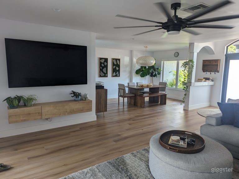  Loving room and dining room 