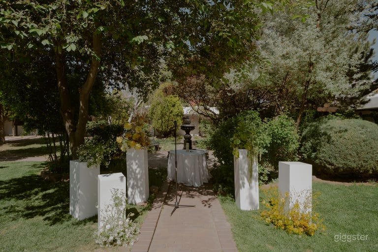  Alamo Courtyard: 
Wedding Ceremony 

Photo Credit: Chellise Michael Photography 