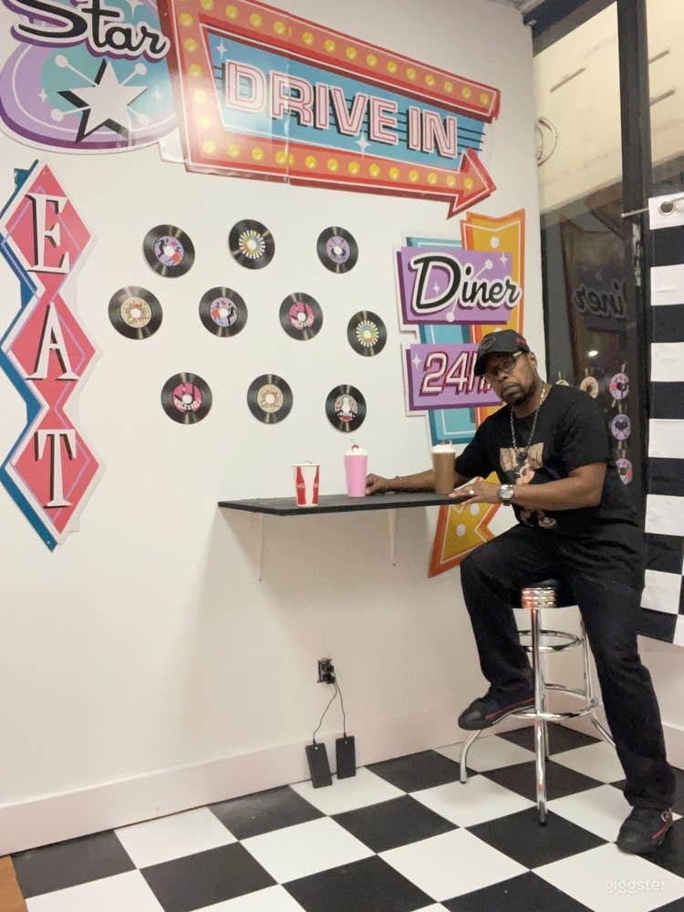 Colorful Selfie Museum with 20 Well-Designed Photo Sets and Snap 360 Photo Booth Photo 1