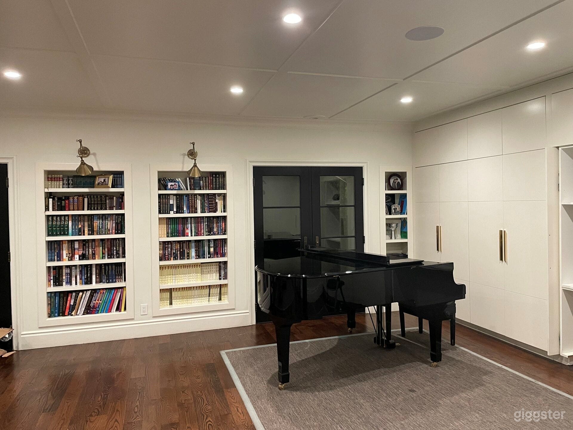 Fuller Home - A Luxe Film Retreat | Rent this location on Giggster