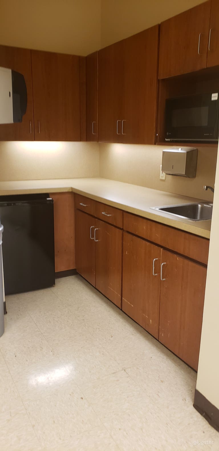  Spacious Library Meeting Room for 100 people in Baker Branch 