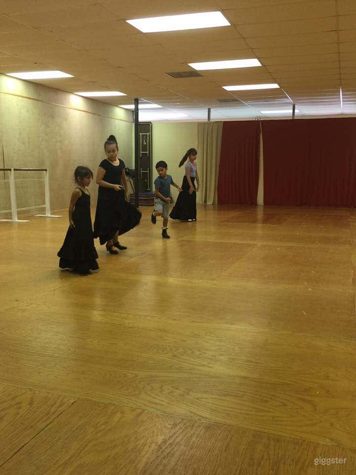  San Antonio's Glamorous Dance Studio B 