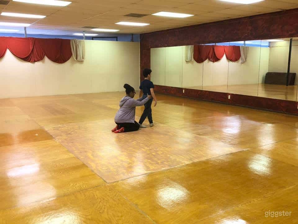 San Antonio's Glamorous Dance Studio B Photo 4