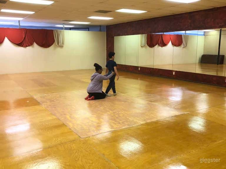  San Antonio's Glamorous Dance Studio B 