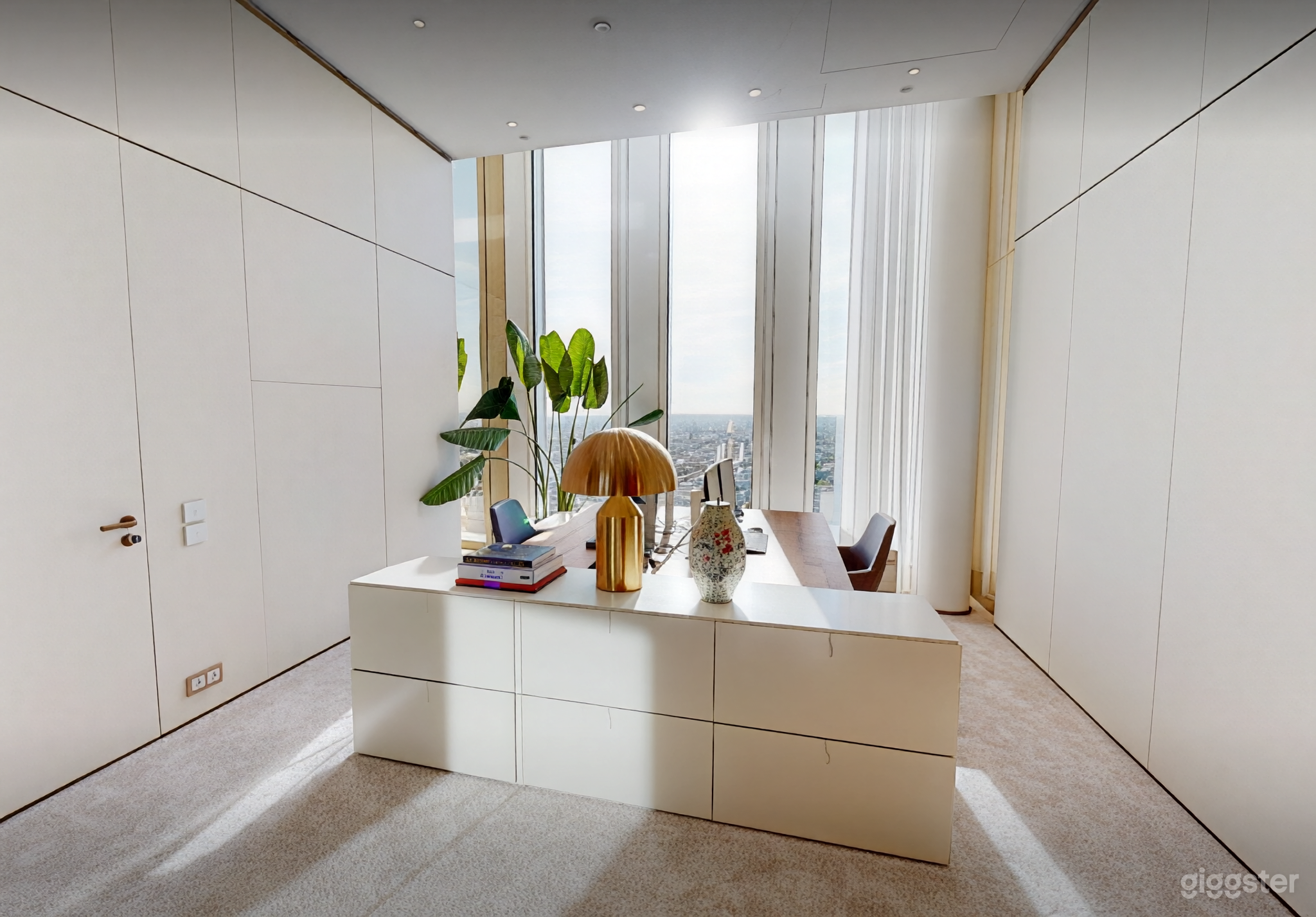 Stilvolle private Lounge für Veranstaltungen  Zusammenkünfte Foto 3