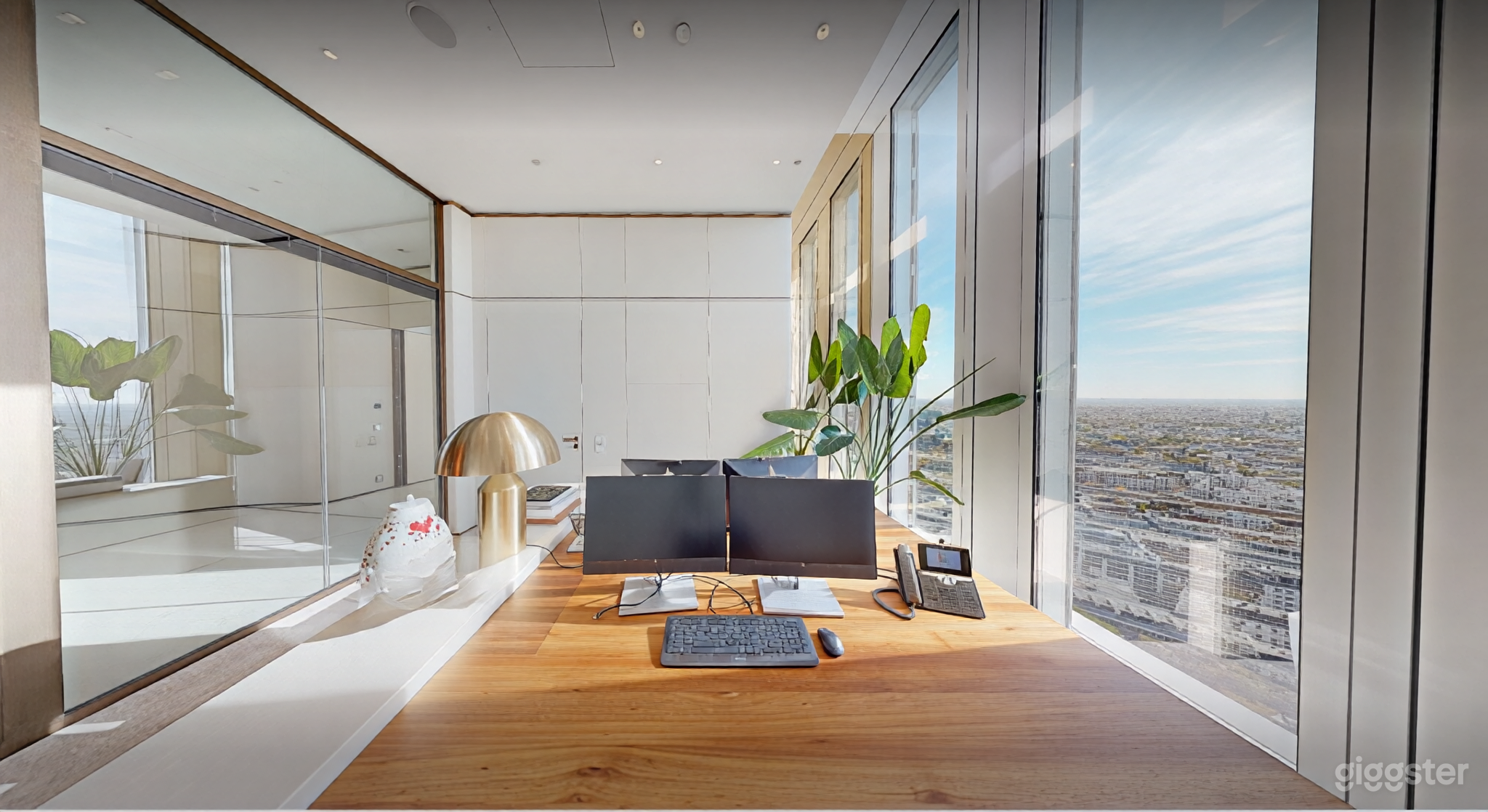 Stilvolle private Lounge für Veranstaltungen  Zusammenkünfte Foto 4