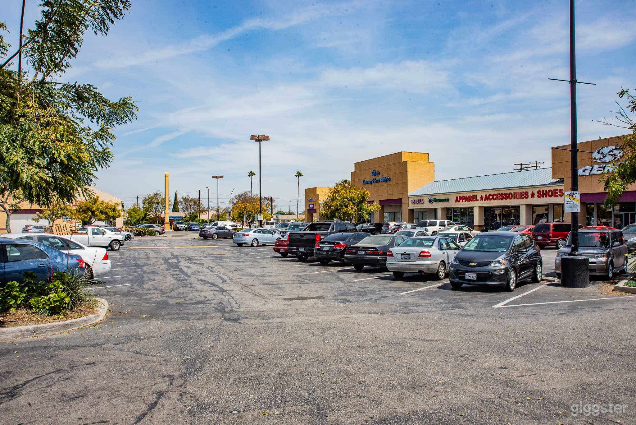Large Discount Store in Compton Photo 2