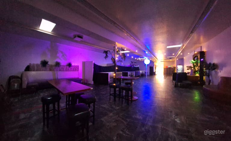  Mehrzweck-Community-Eventspace und Mehrfach-Film-/Foto-Set 