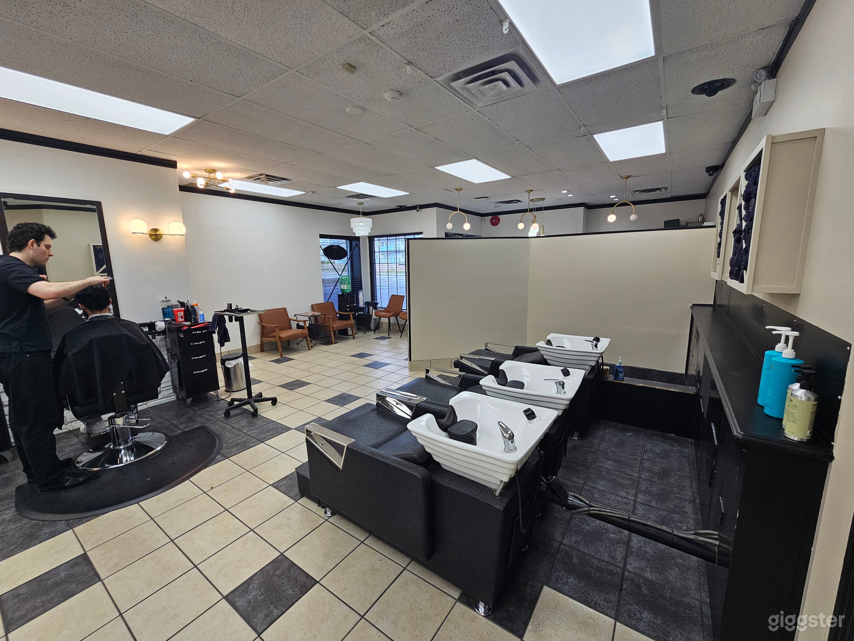 Barbershop–Film & Commercials, (Photo Studio, Meetings) Etc. Photo 2