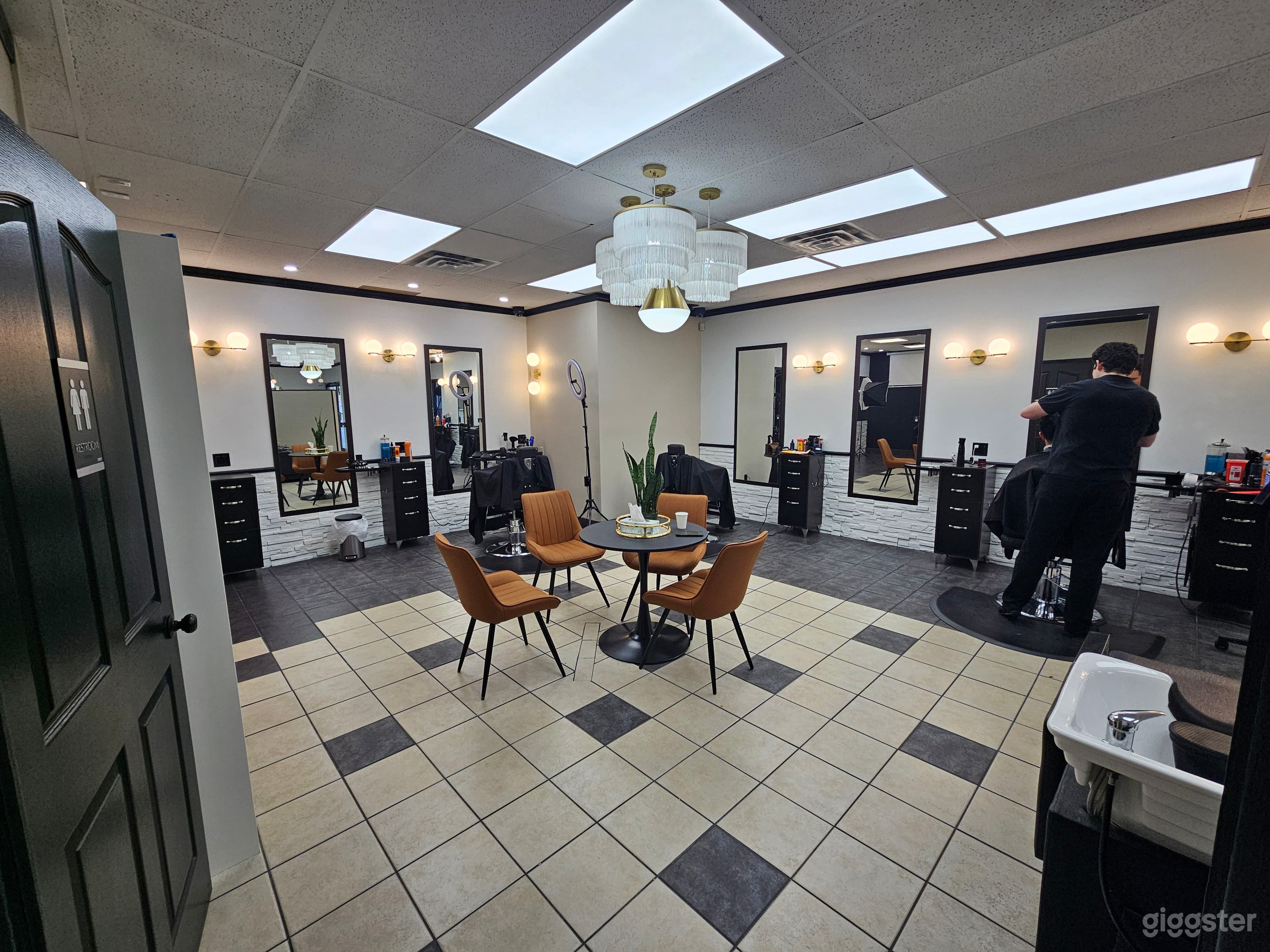 Barbershop–Film & Commercials, (Photo Studio, Meetings) Etc. Photo 1