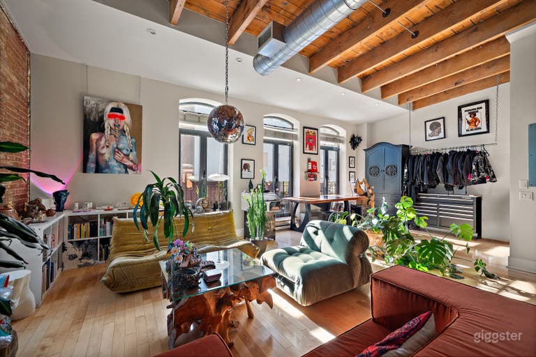  ART LOFT ON THE CANAL 