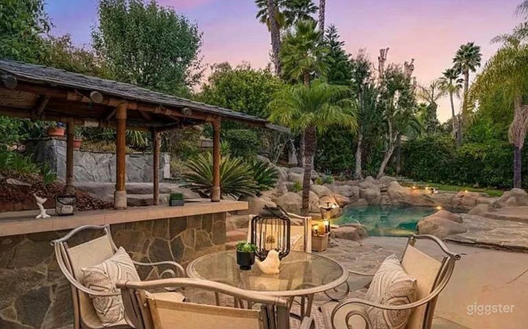  Exquisite Pool Oasis 