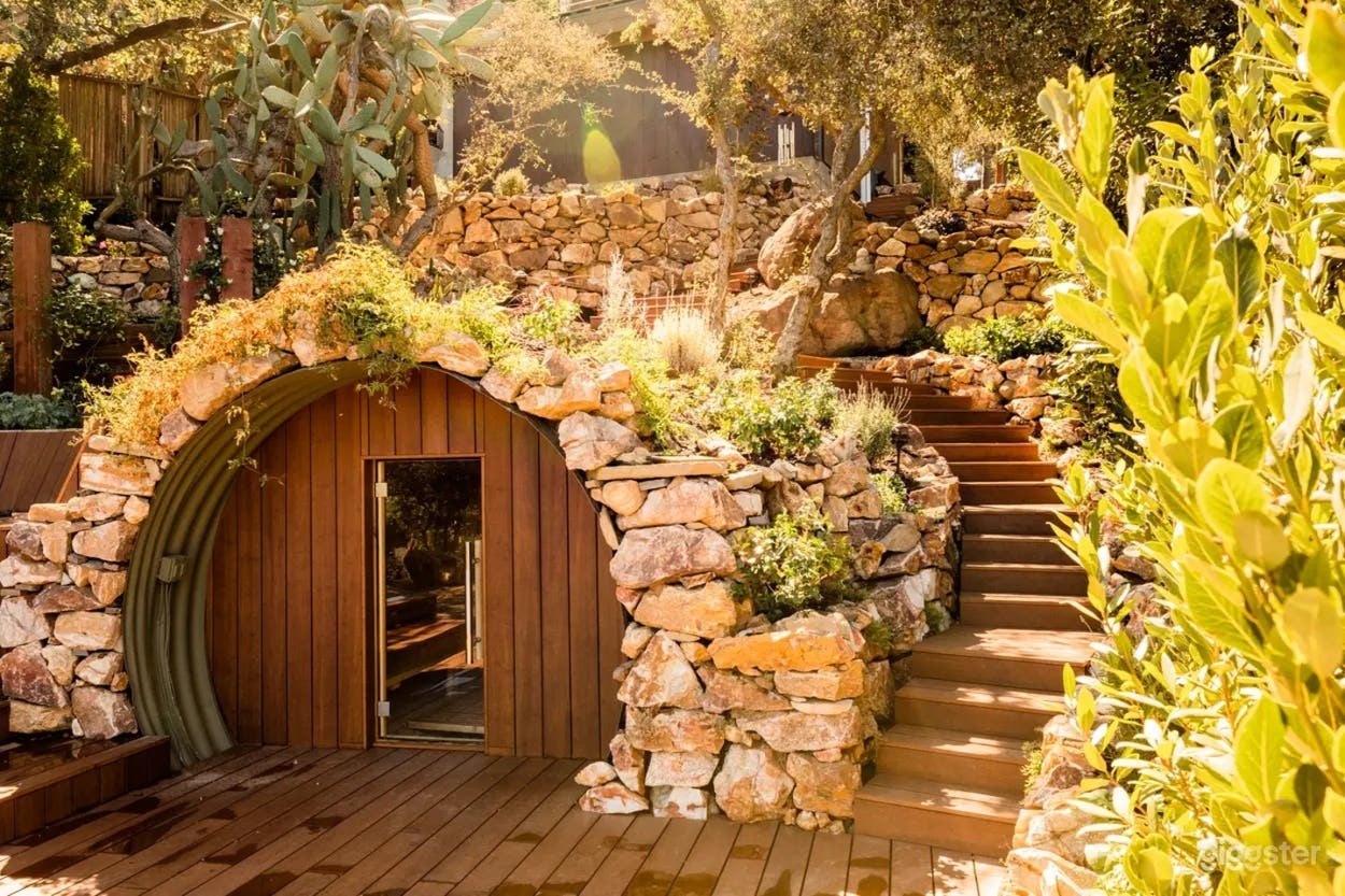 Topanga Canyon Garden Backyard Photo 2