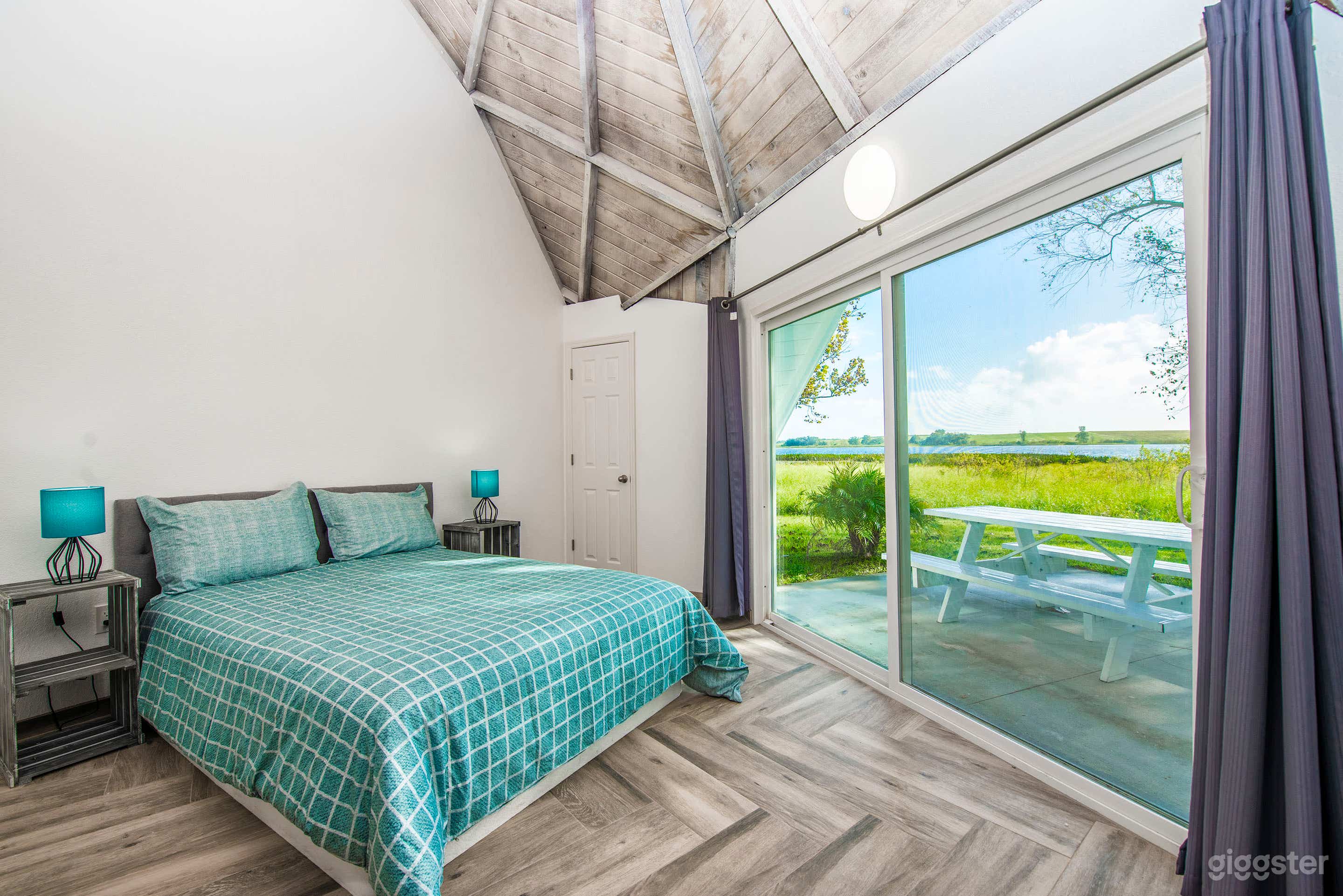 STUDIO 05 - Lake Sumner Photo 1