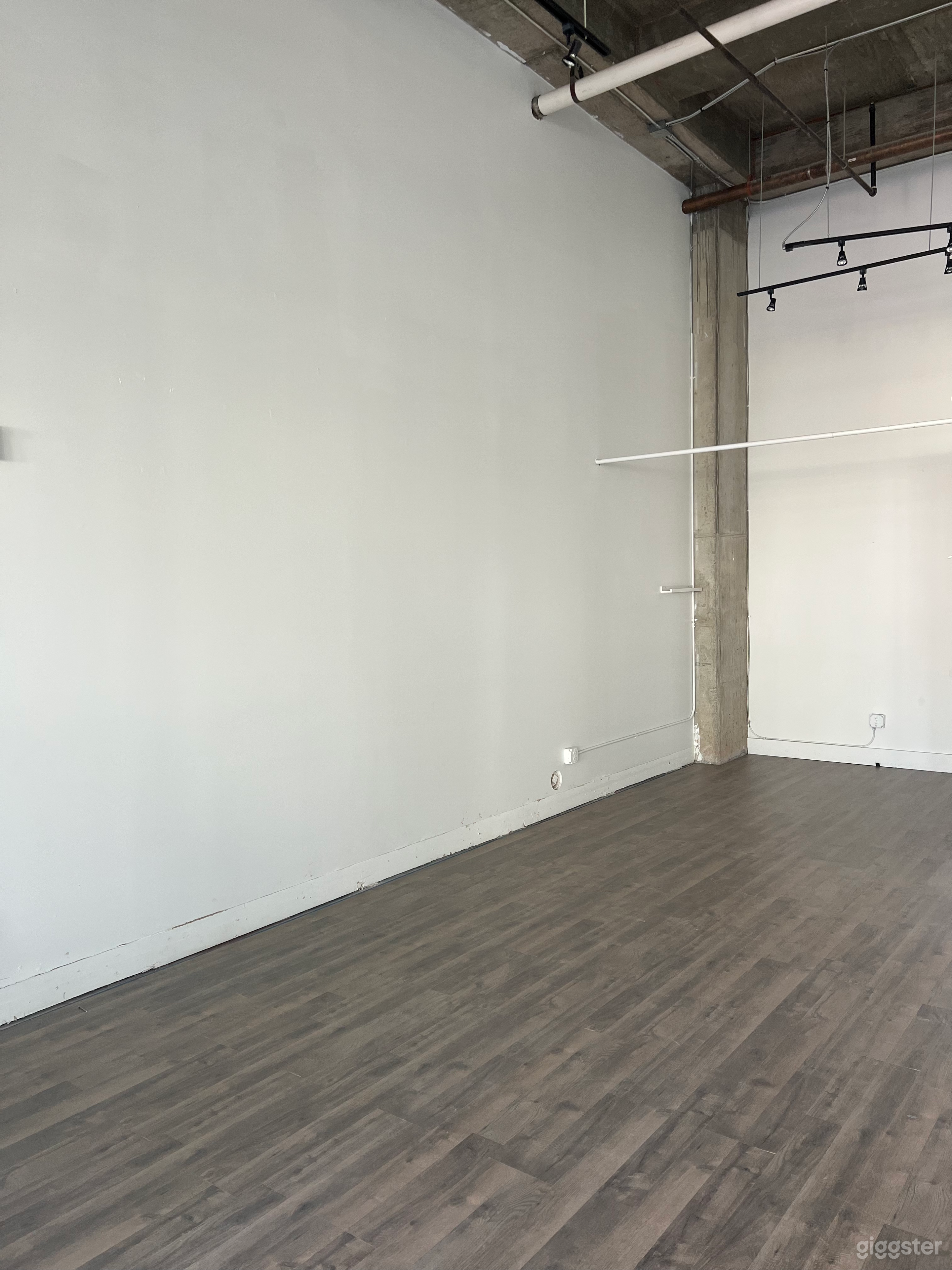 Corner that can be used as makeup or dressing room. 