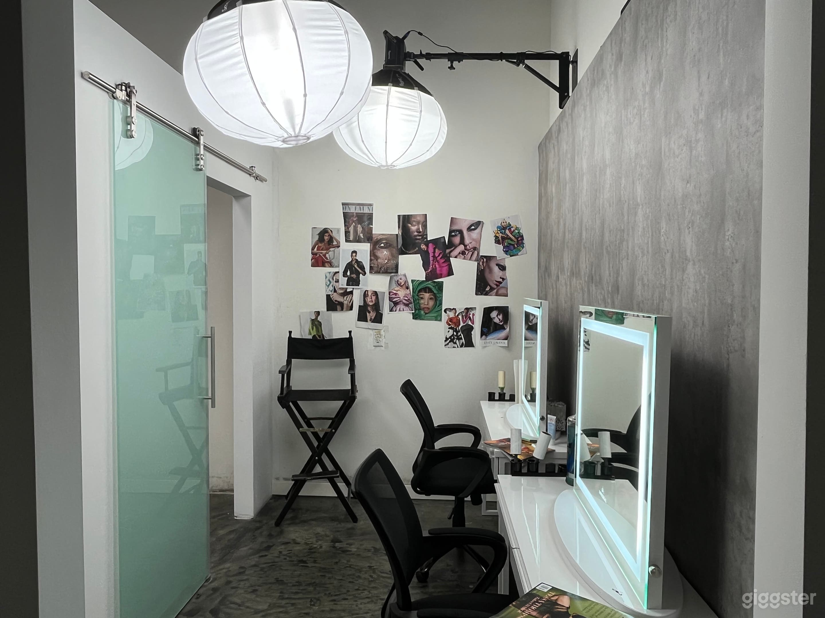 Make-up room