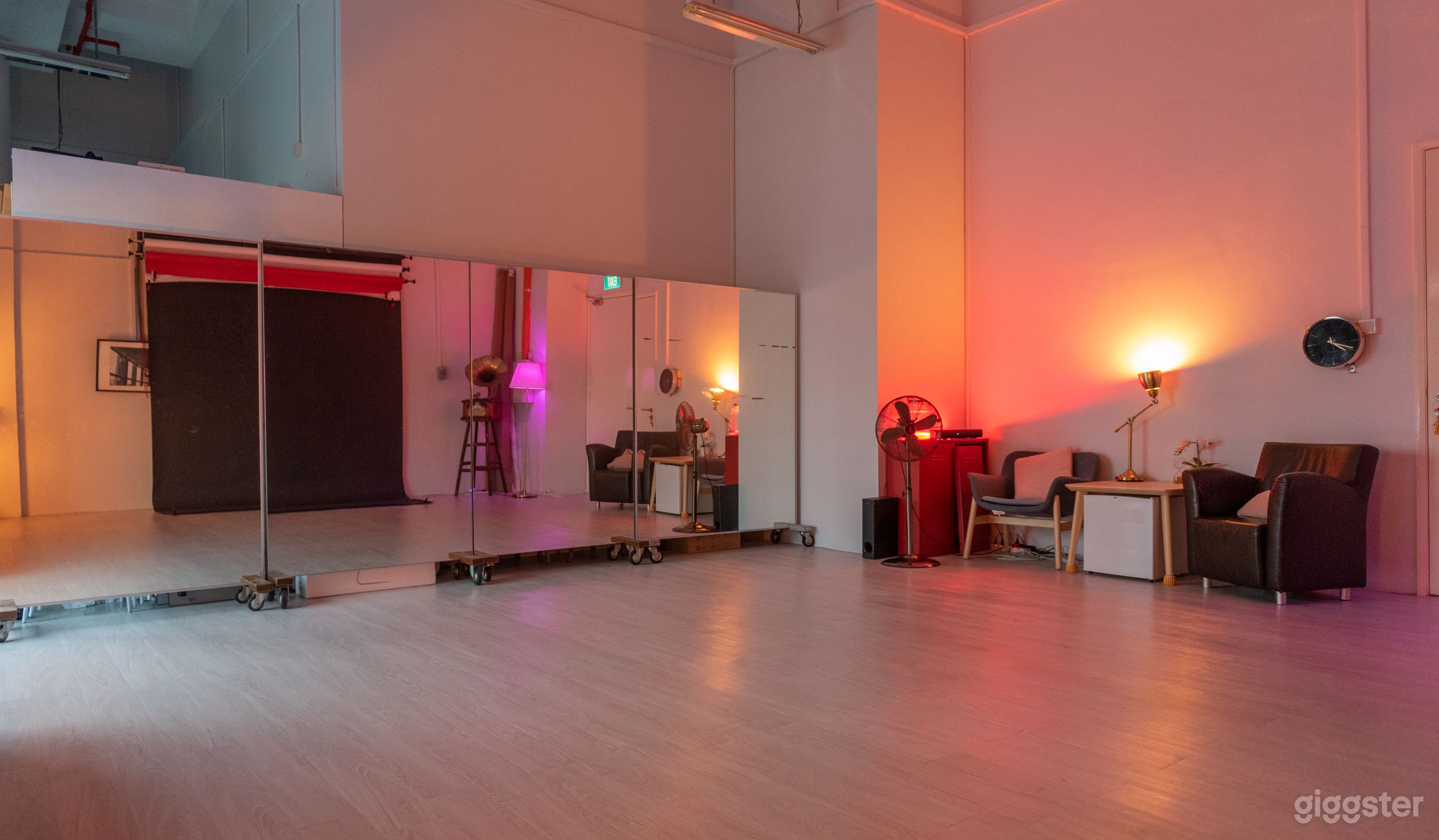 Studio Space for Photo Video Shoot Photo 3