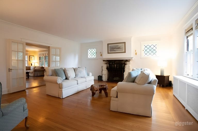  Picture Perfect Suburban Home  