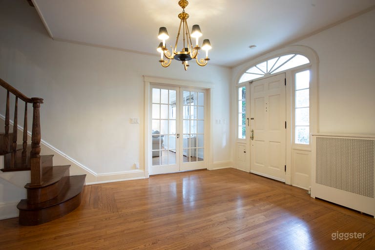  Picture Perfect Suburban Home  