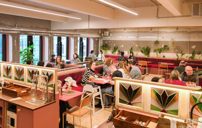  Restaurant and Cafe Space in Sutton  