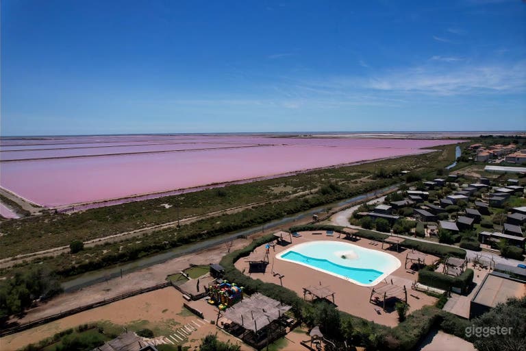  Camping en Camargue avec piscine et espaces événementiels 