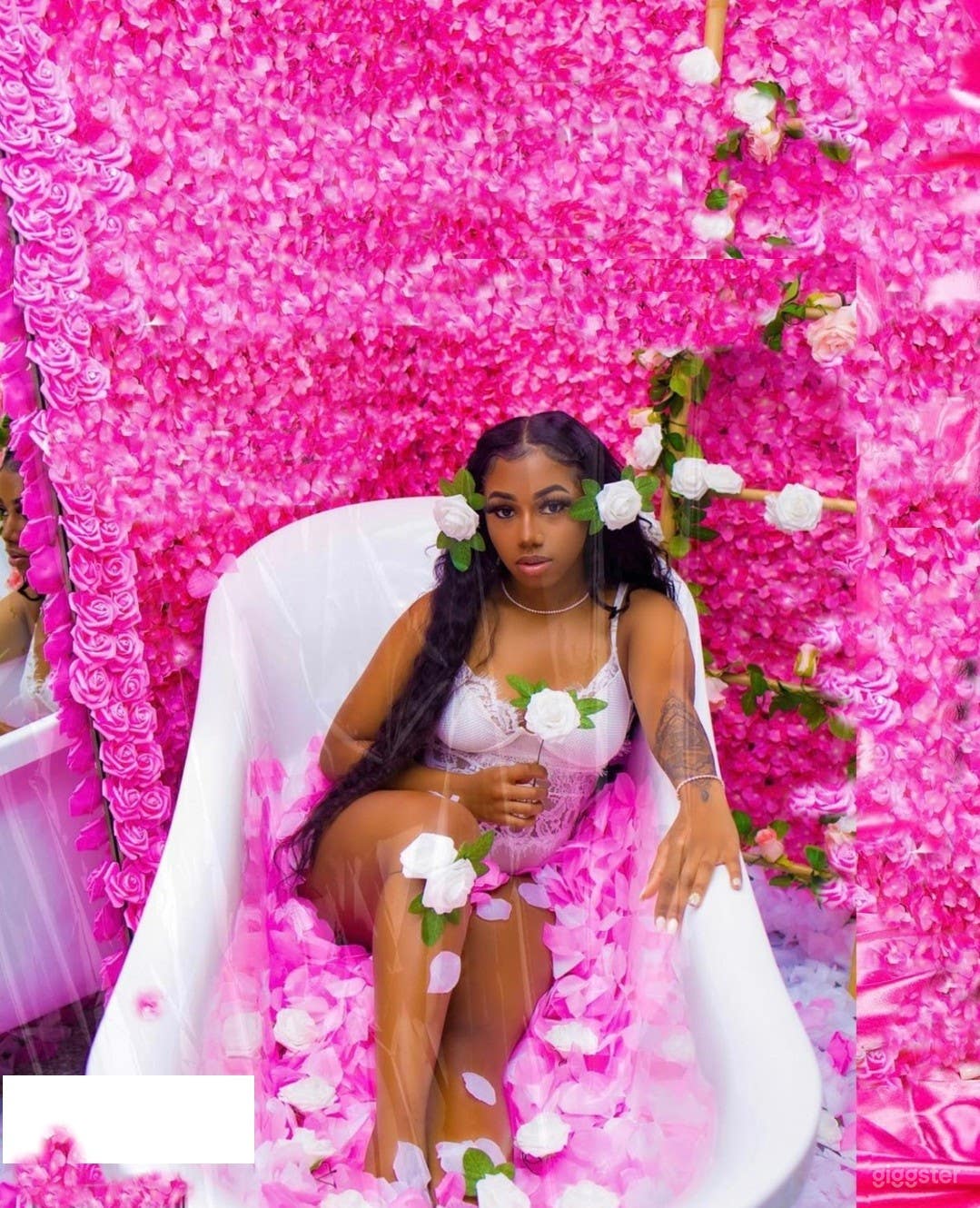 High End Luxury Art Studio Photo 4