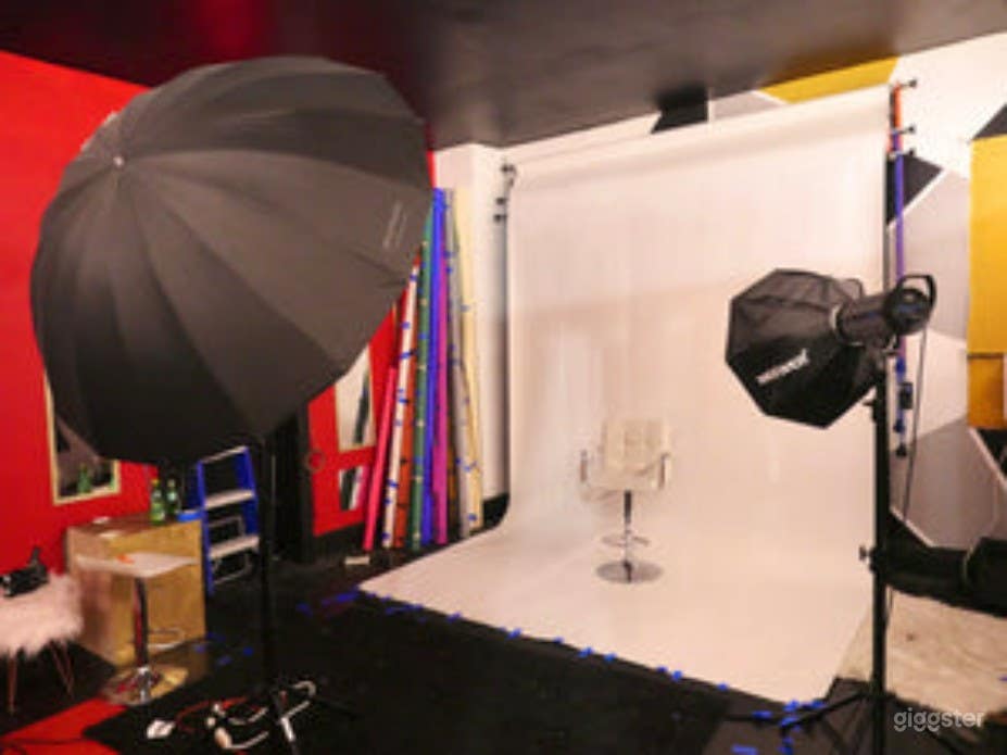 High End Luxury Art Studio Photo 2