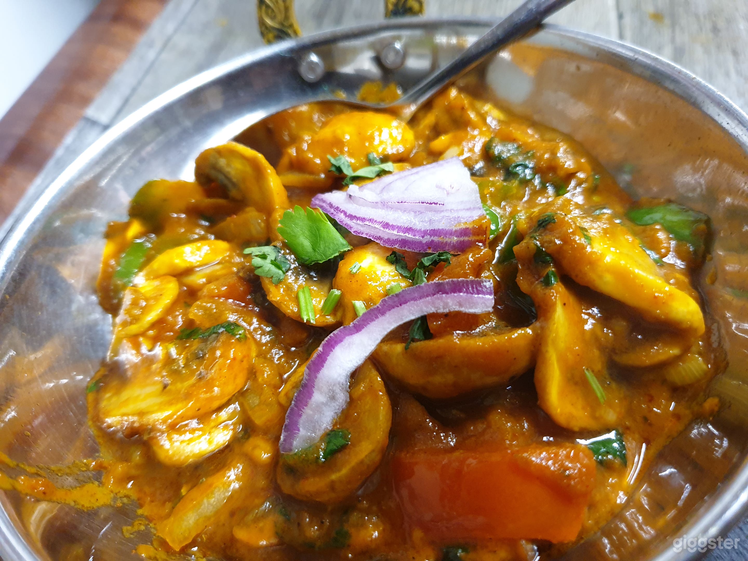 Warm and Inviting Indian Restaurant in Edinburgh Photo 4