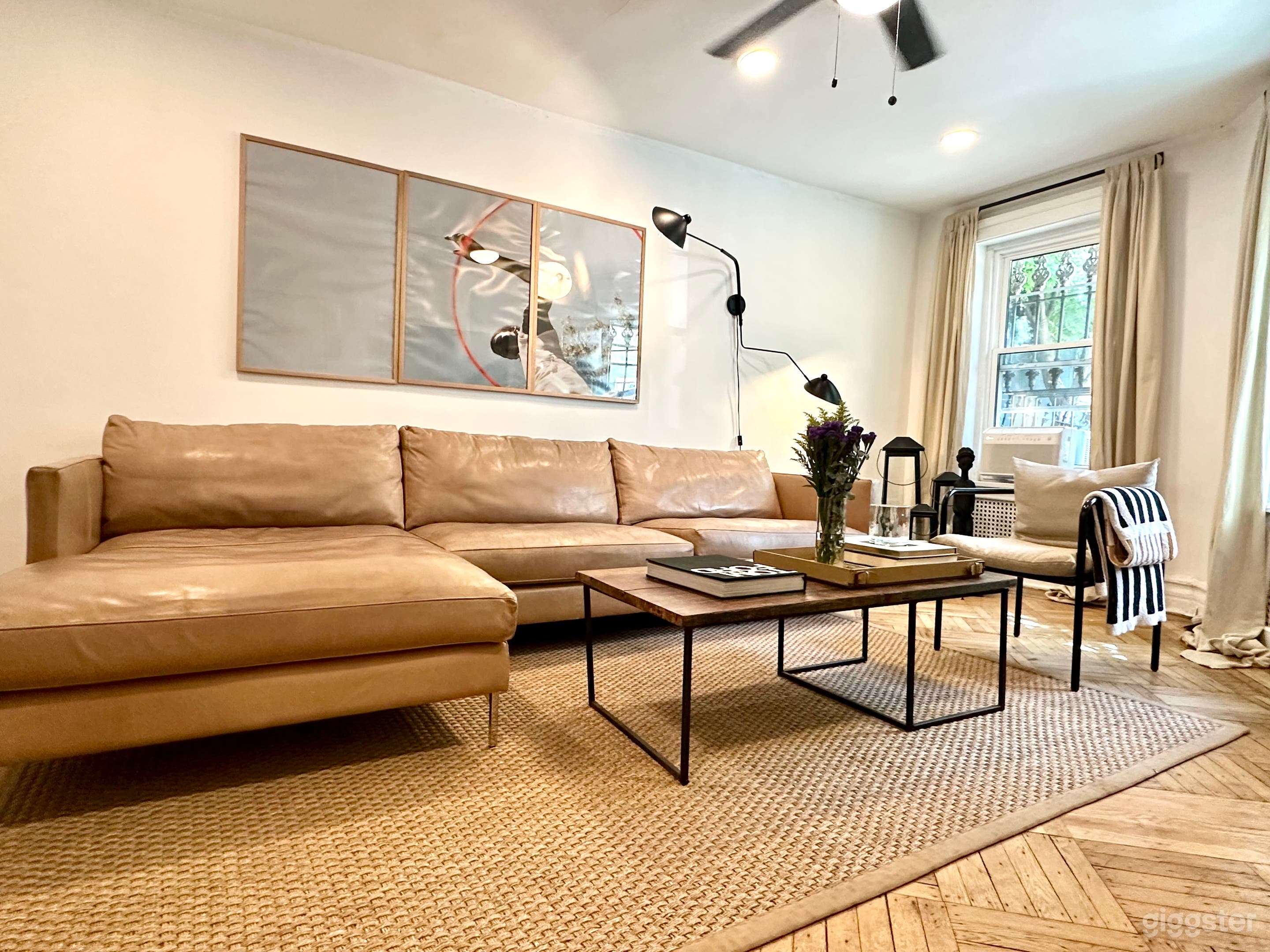 Art-filled Contemporary Apartment Photo 1