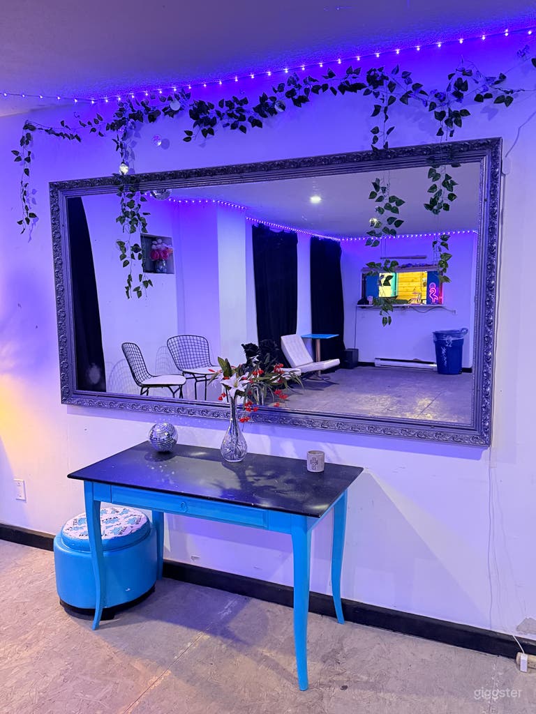  The Well Studios At City Center Motor Hotel 