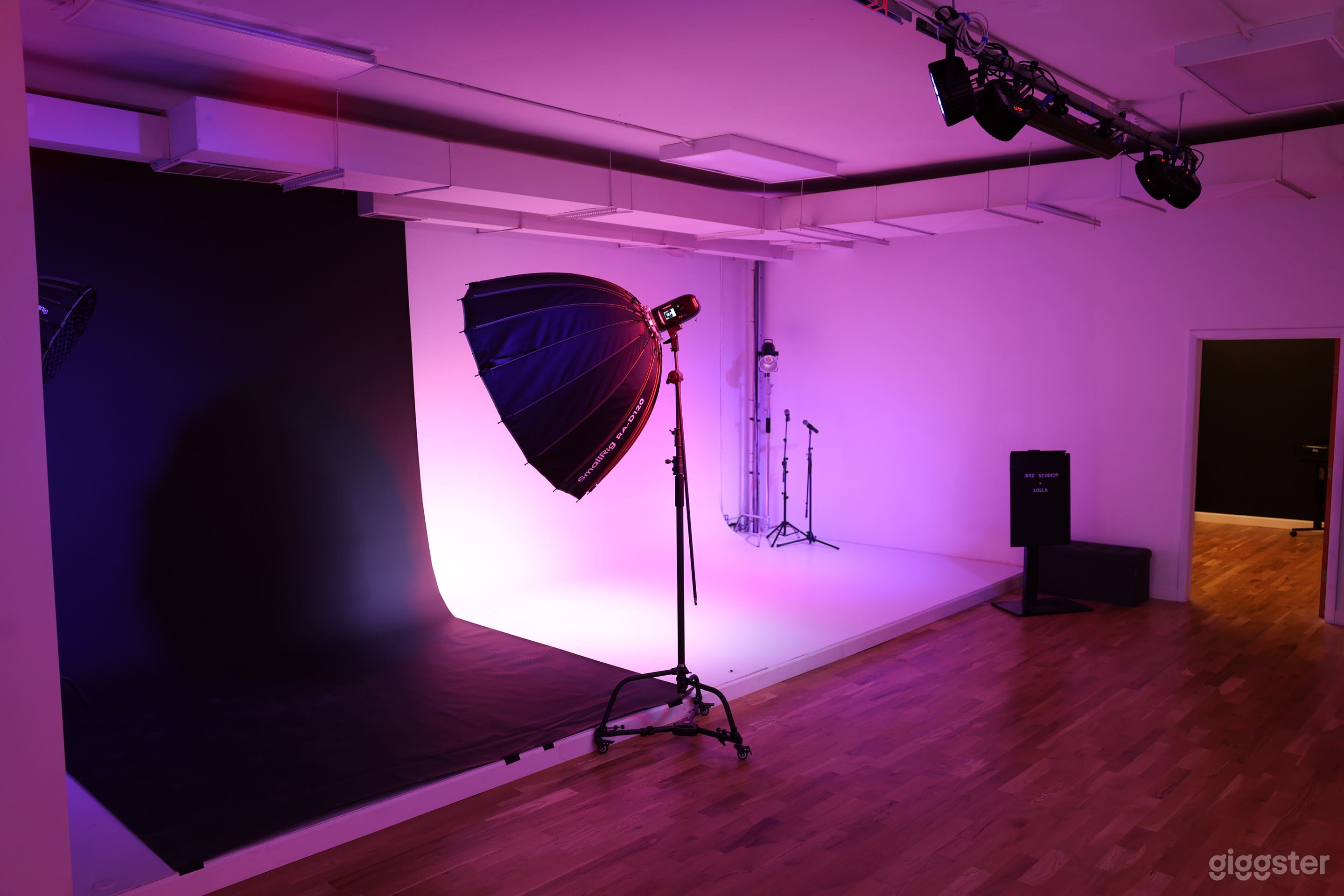Production-ready stage with the crew to make it happen Photo 3