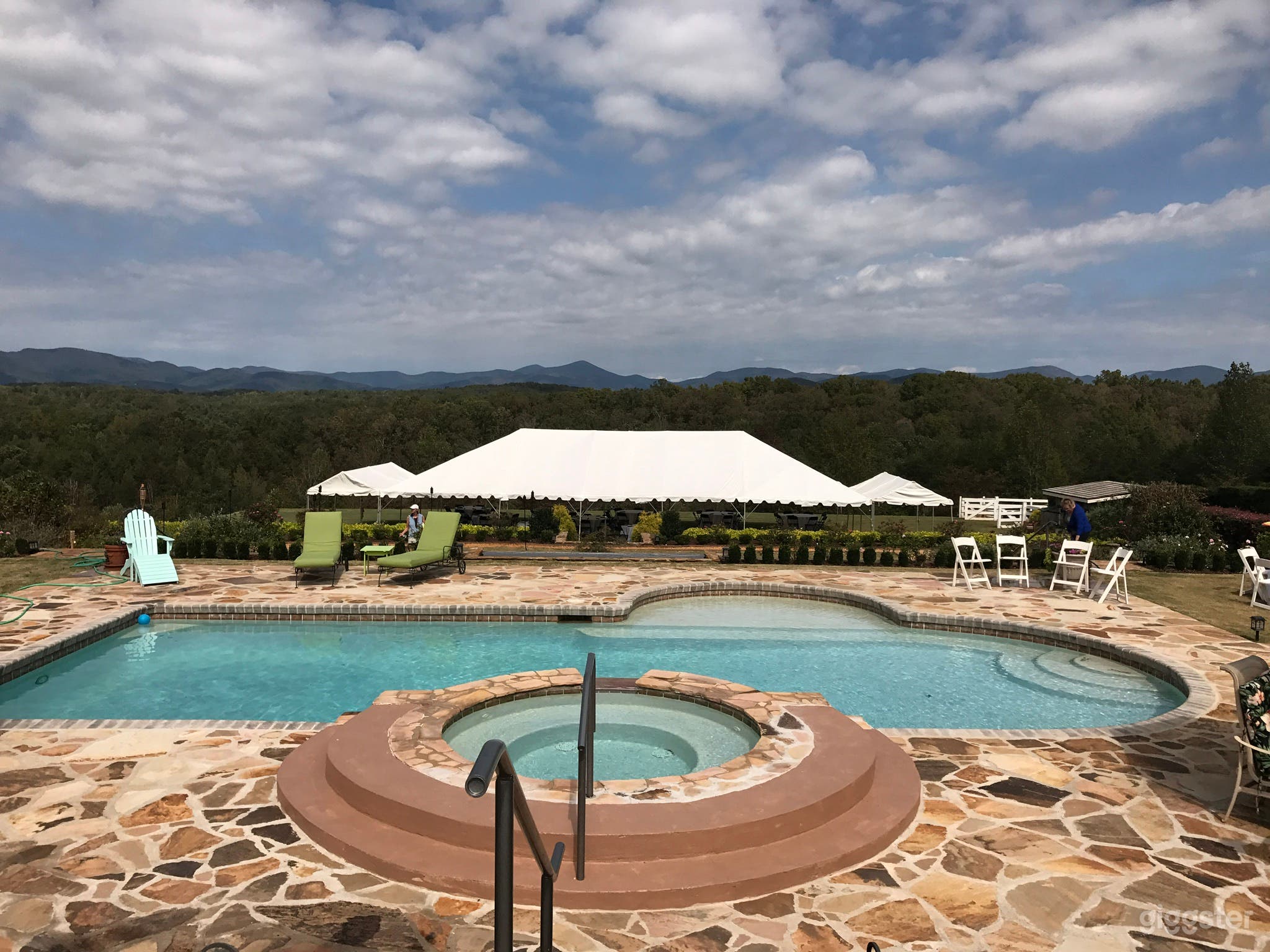 Mountain Paradise 25 Acres w/Creek, Farm Animals Photo 2