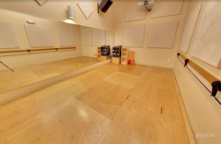  Dance Studio D1 for 5 People (Sprung Maple Floor & Wall-mounted Ballet Barres) 