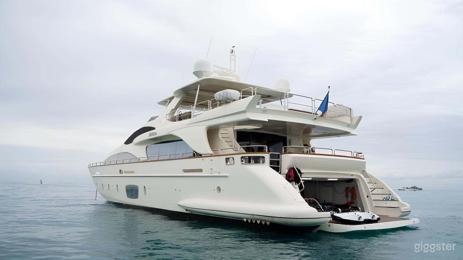 105" Azimut Yacht Photo 3