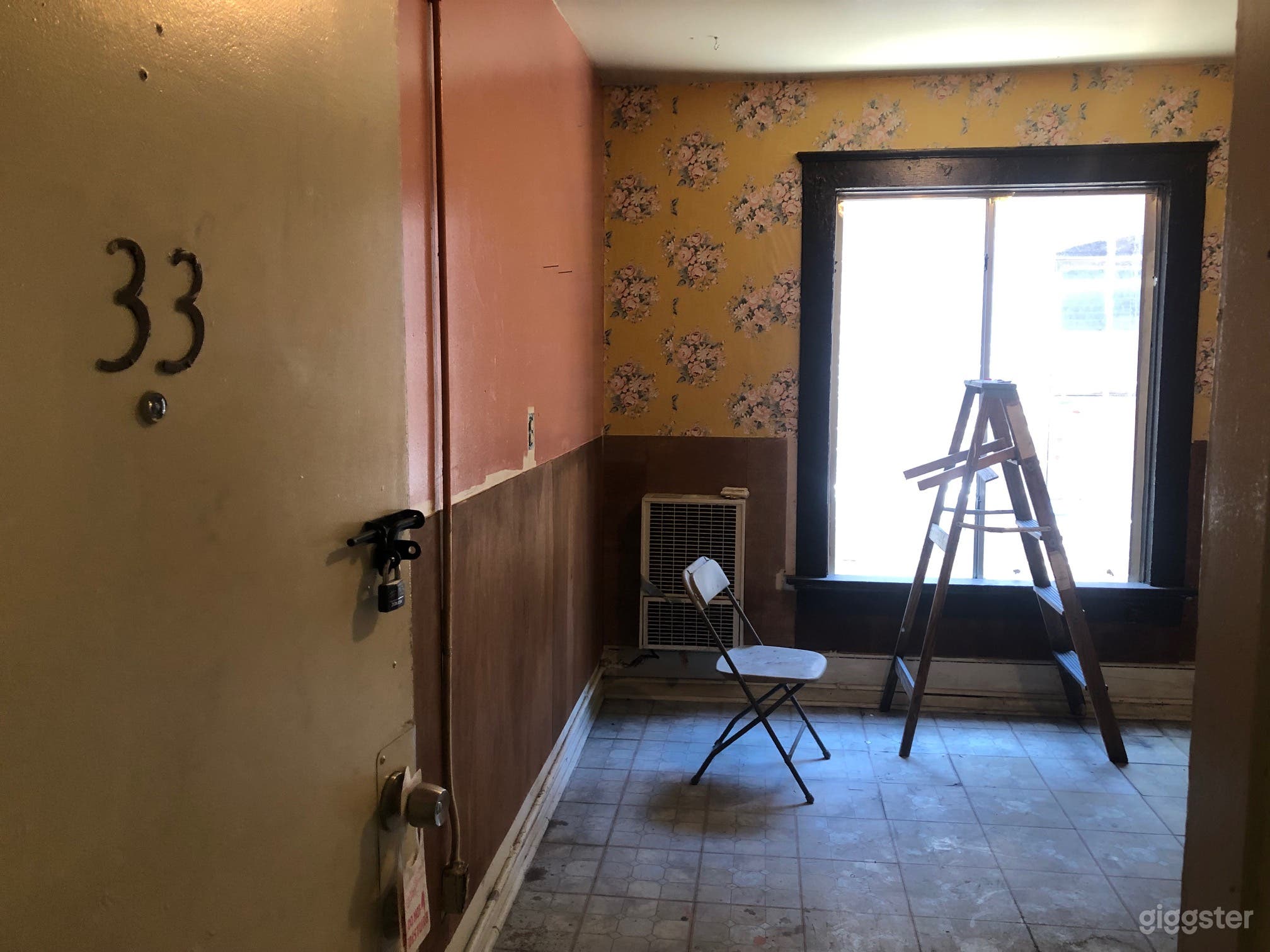 Massive Abandoned Motel w/ 42 Customizable Rooms Photo 3