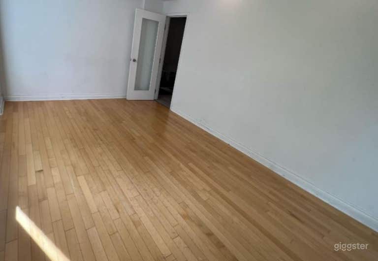  Studio C - 200 sqft Dance Studio with Full-Length Mirrors 