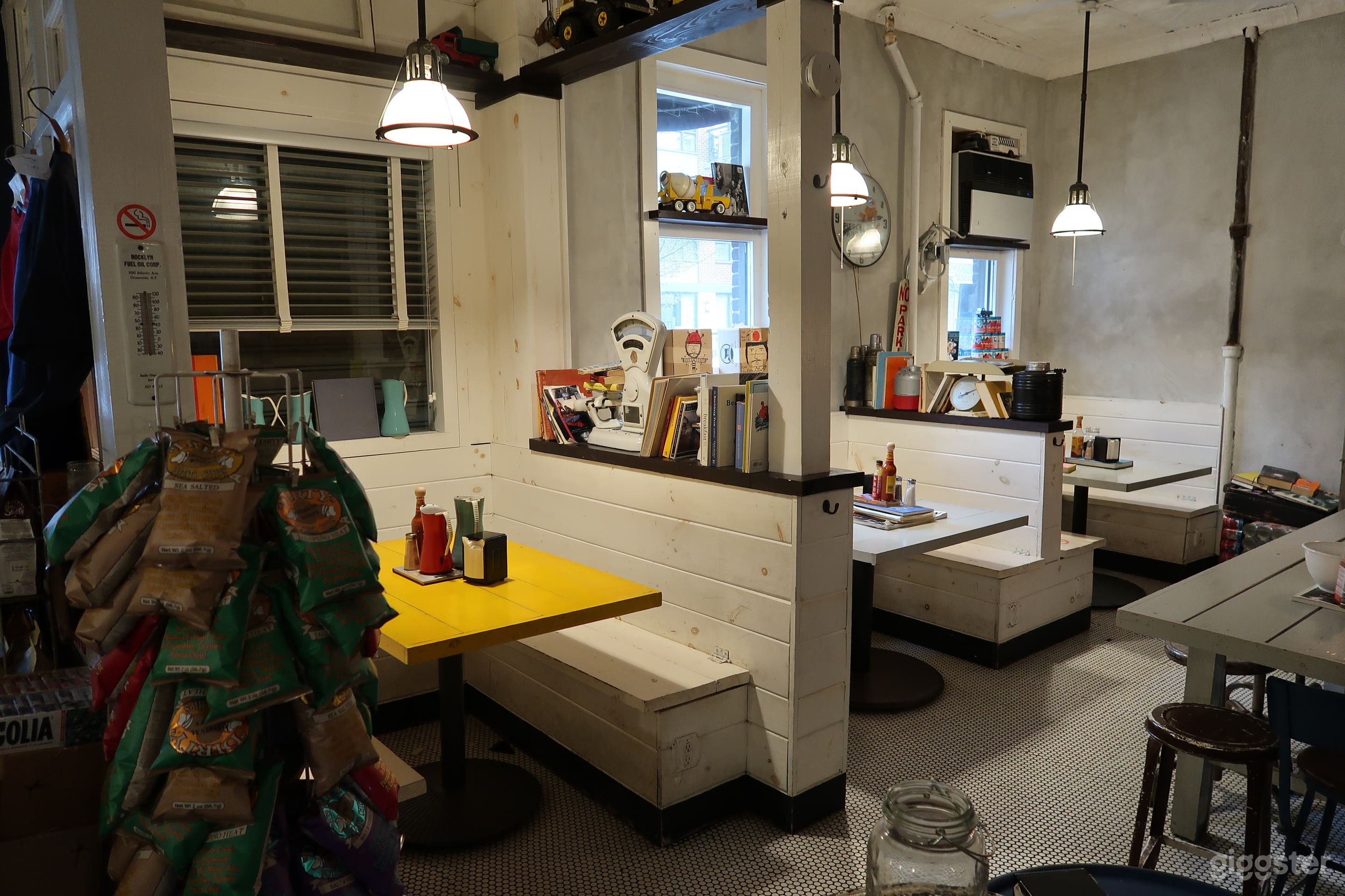 Cafe/Popup/Cozy Space by Shapira Photo 3