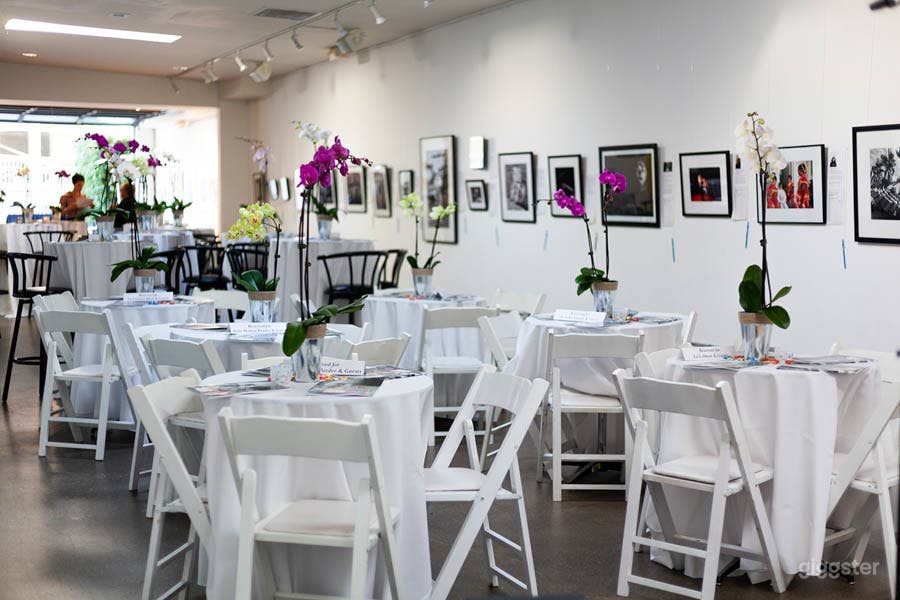 Venice Gallery With Exposed Concrete Photo 1