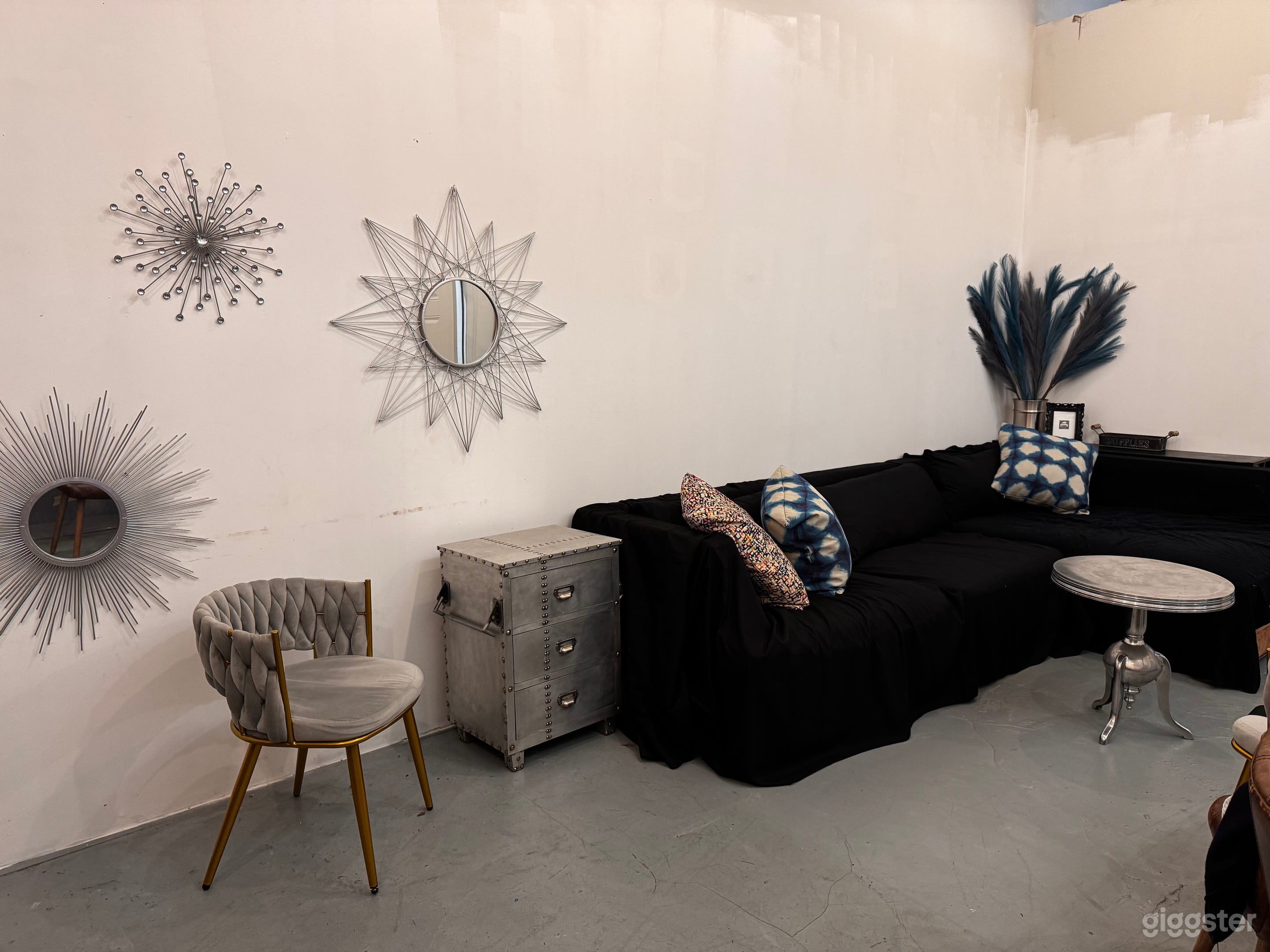 Versatile Industrial Warehouse on SW Beltline! Photo 1