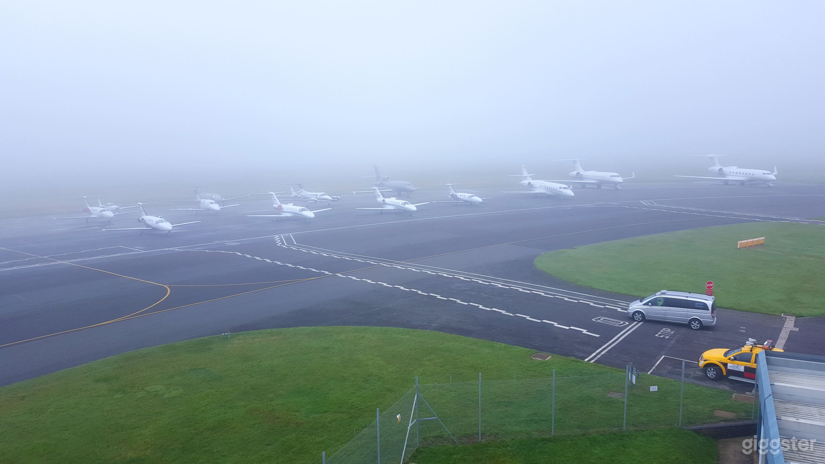 Private Hangar and Airport Space Photo 4